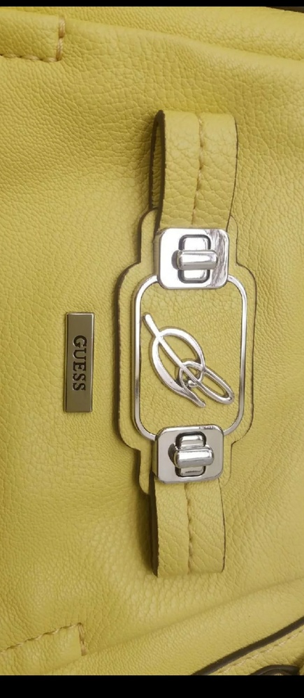 GUESS bag. - Picture 2 of 6